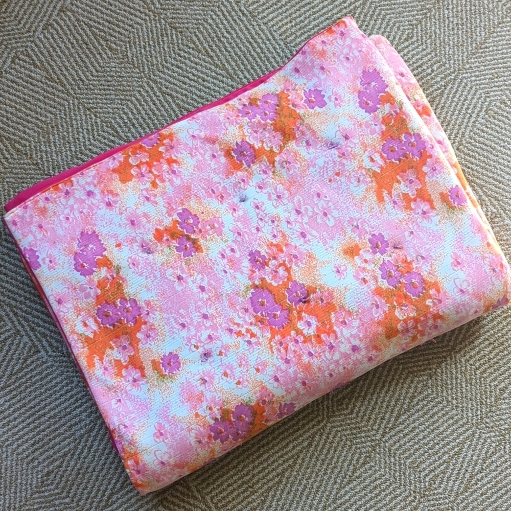 Vintage Handmade 60s/70s Girlie Pink Floral Polyester Floral Throw Blanket Quilt - Picture 1 of 5
